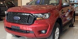 Phần Trước Của Xe Ford Ranger XLS 2022 Mới Màu Đỏ